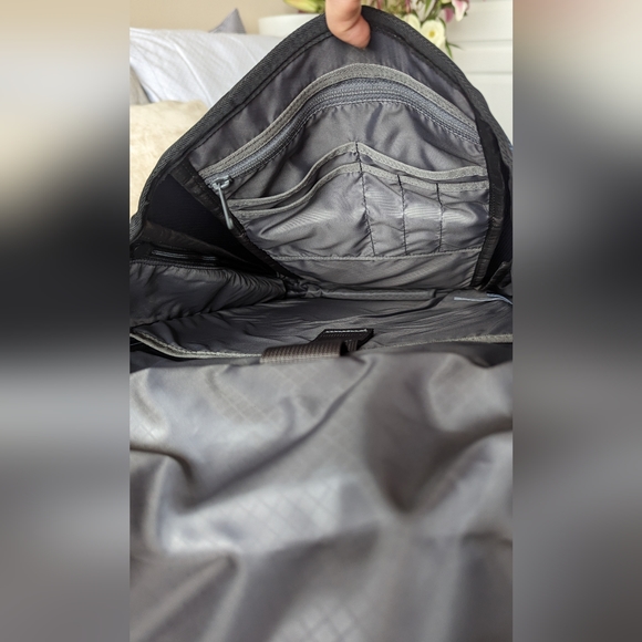 Navy Limited Edition Timbuk2 Traveler's Backpack - Picture 11 of 14